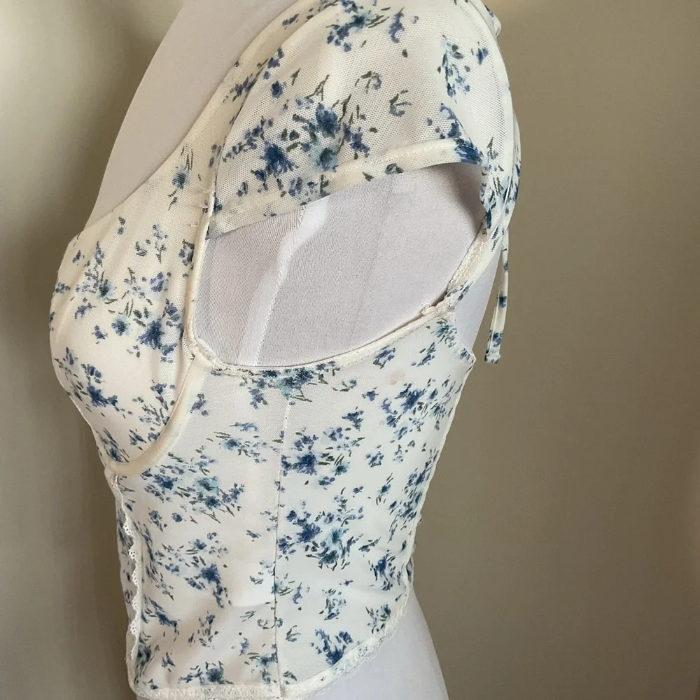 Garage White and Blue Floral Crop Top Tie Back Size Medium - Picture 5 of 6